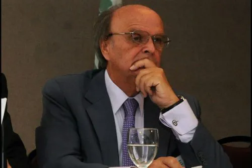 De Mendiguren: “Con mayorías absolutas siempre nos fue mal”