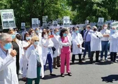 Los trabajadores de la salud de CABA marchan hacia la sede del ministerio porteño