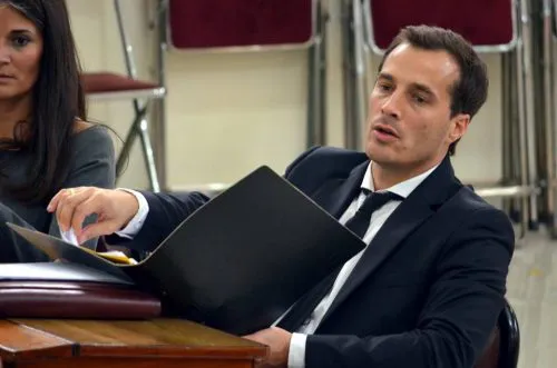 Arremeten contra Patricio Mussi