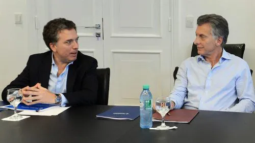 Dujovne le mostró los números a Macri