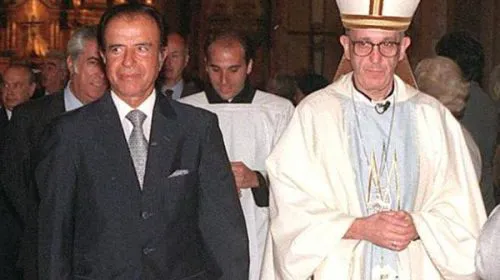 Francisco recibe a Menem en El Vaticano