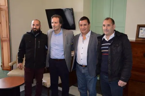 Gómez firmó convenio con el Sindicato de Educadores de Bs As y la OIE