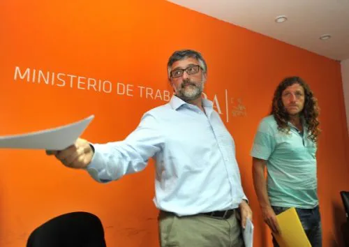 "No puede ser que cumplan sólo 2 horas en la administración pública”