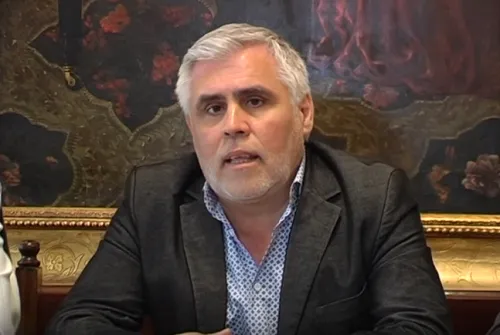 Santillán: “El Estado tiene que ser el motor de la mano de obra”
