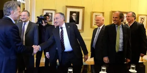 El gobierno recibe a los Industriales por las reformas