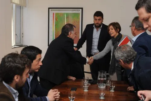 Intendentes del FPV pidieron la reactivación de obras