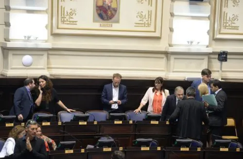 Polémica entre los bloque peronistas por el quórum a Cambiemos