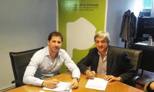 Cortés anunció la construcción de 230 viviendas en Hipólito Yrigoyen