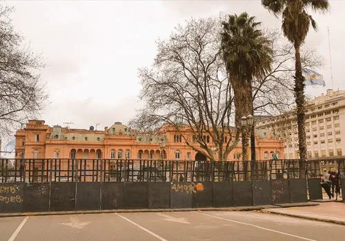 Por el #Ruidazo, vallan y desalojan la Plaza de Mayo