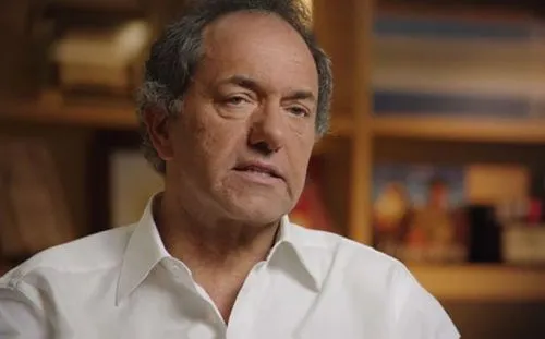 ¿Daniel Scioli dueño de un avión y barrio privado?