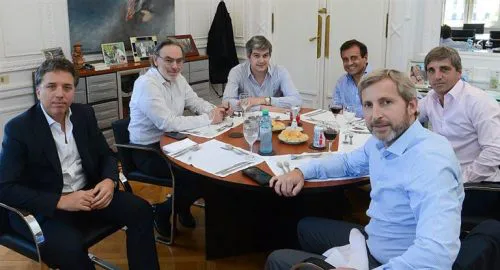 A Dujovne le renunciaron tres funcionarios antes de asumir