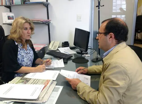 Multas y arrestos para quienes agredan a profesionales de la salud