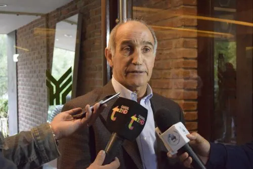 Salvador cuestionó el comunicado radical y defendió la gestión