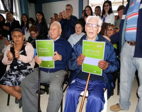 La Municipalidad de José C. Paz entregó escrituras