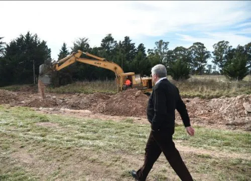 Los senadores de Cambiemos recorren obras para afinar la campaña