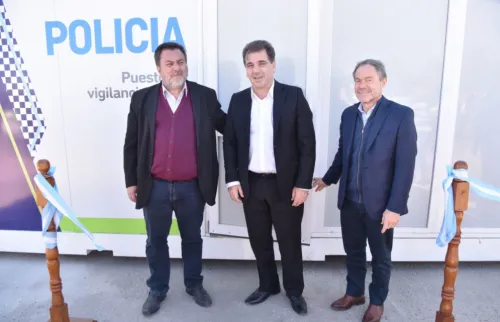 Junto a Ritondo y Ferrari, Berterret inauguró puesto de seguridad avanzada