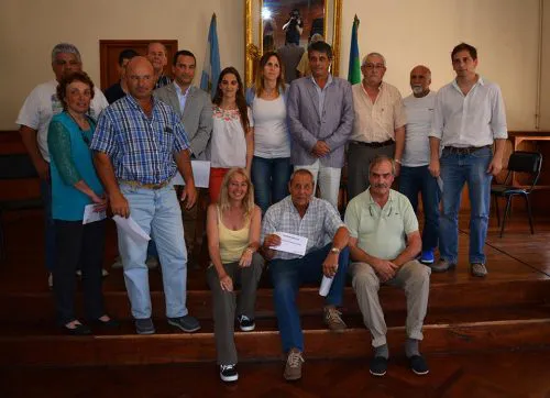 Etcheverry entregó más de un millón de pesos a productores locales