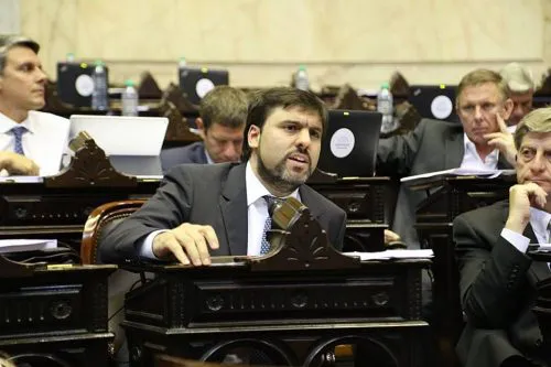 Bossio le pidió al Gobierno “que se acuerde de gobernar”