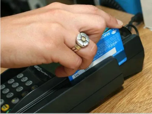 Sería más barato comprar al contado que en cuotas con tarjeta