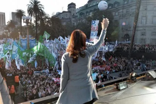Cristina prepara un acto multitudinario para diciembre