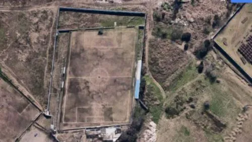 Mirá qué equipo del fútbol argentino jugó 30 años en una cancha ¡torcida!