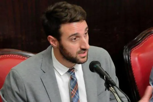 Walter Lanaro cargó contra los gremios docentes por el inicio de clases
