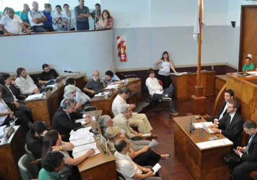 Aseguran que el FPV critica el tarifazo y a la par aumenta y crea tributos