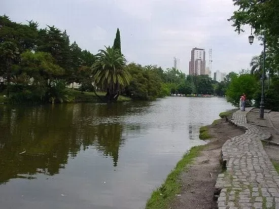 Entregan arboles a municipios bonaerenses para promover el desarrollo de bosques urbanos