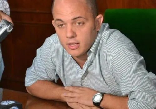 Zurro quiere que se brinde cobertura integral de leche medicamentosa