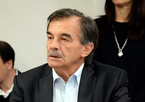 Bazze opinó sobre el “mega-decreto” de Macri