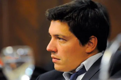 Bozzano criticó el endeudamiento de la Provincia