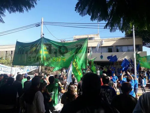 Exigen respuestas a Antonijevich ante la pérdida de puestos de trabajo