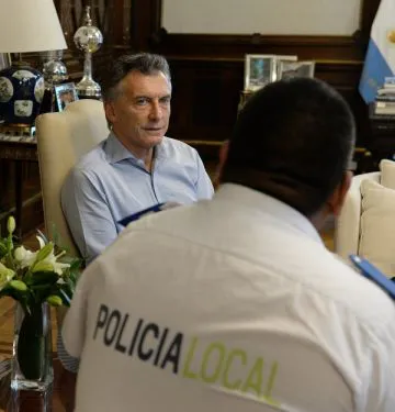 Macri recibió al policía procesado por defender al turista