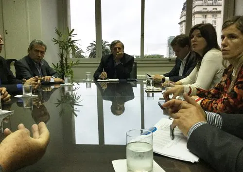 Aranguren se reunió con cooperativas eléctricas del interior bonaerense