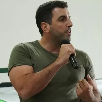 Gravísima denuncia en Moreno: acusan a Mariel Fernández de entregar “comida podrida” a comedores escolares