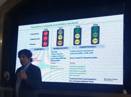 Vidal juntó al Gabinete para explicar "los porqué del ajuste"