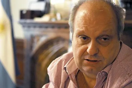 Lombardi apuntó contra el sindicalismo