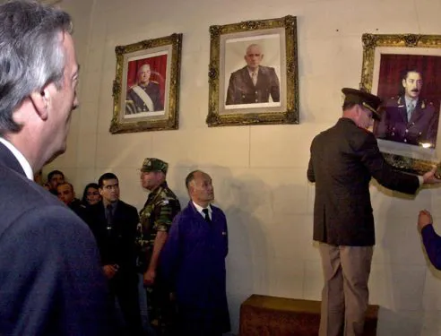 “Nos merecemos tener el retrato de Videla al lado de otros presidentes”