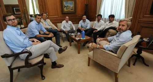 ¿Más que una foto?: la cumbre entre dirigentes del PJ y el Gobierno