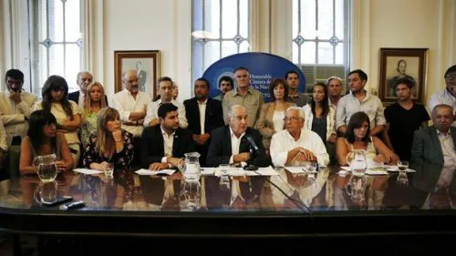 Parrilli: “la democracia está en grave riesgo”
