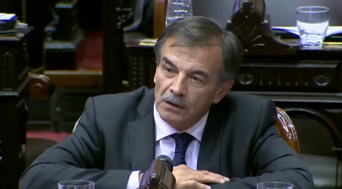 Bazze: “Es necesario promover la mejor formación de docentes”