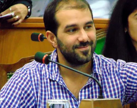 Piden explicaciones a Jorge Macri por el ingreso irregular de policiales a escuelas