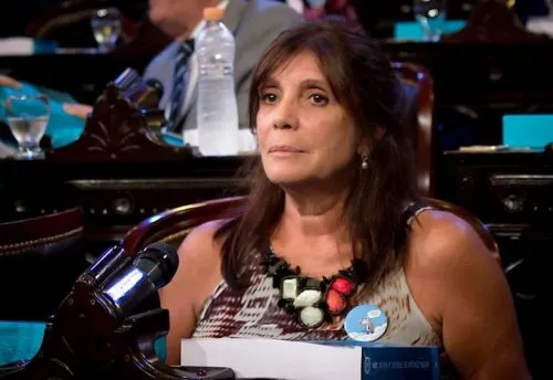 Teresa García: "Lo que se voto fue el saqueo al Banco Provincia"