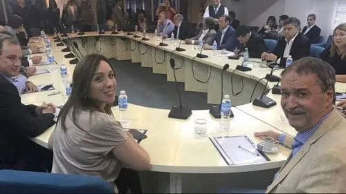 Se oficializó el Pacto Fiscal, mientra el peronismo define si adhiere