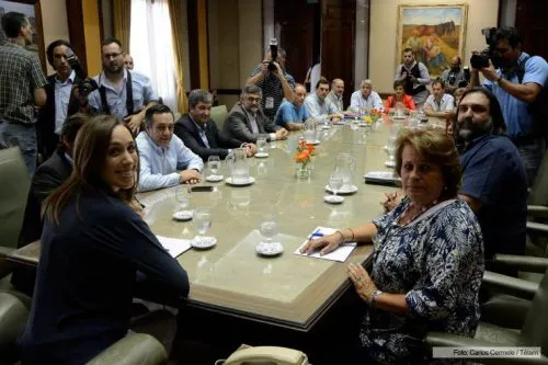 Bajo presión: El gobierno convocó a paritarias