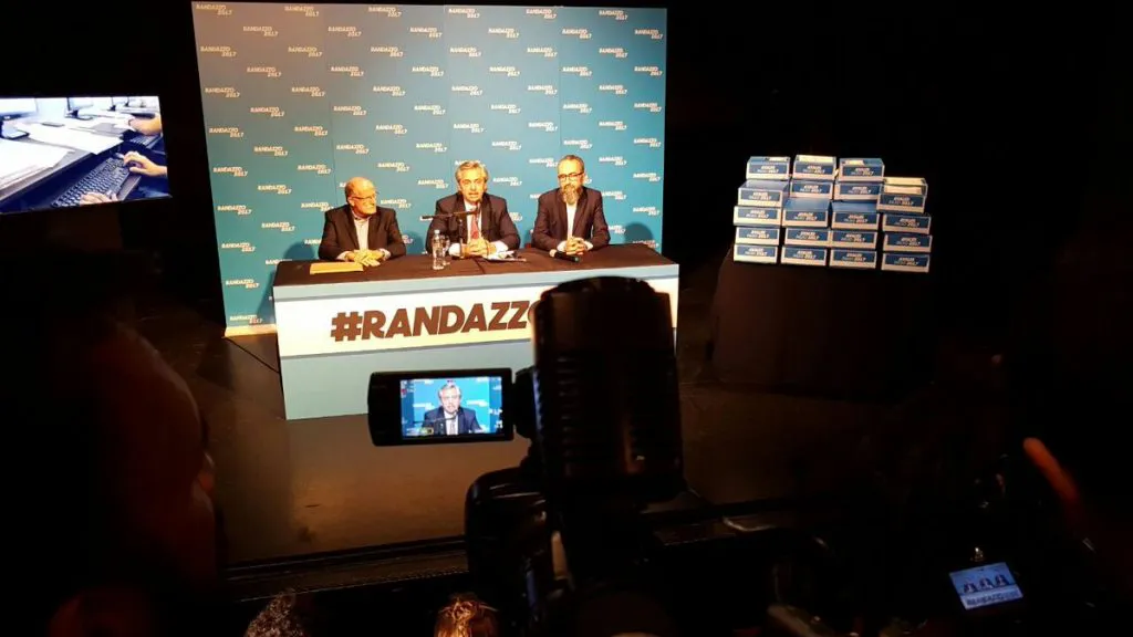 Randazzo presentó 30.000 avales para su candidatura