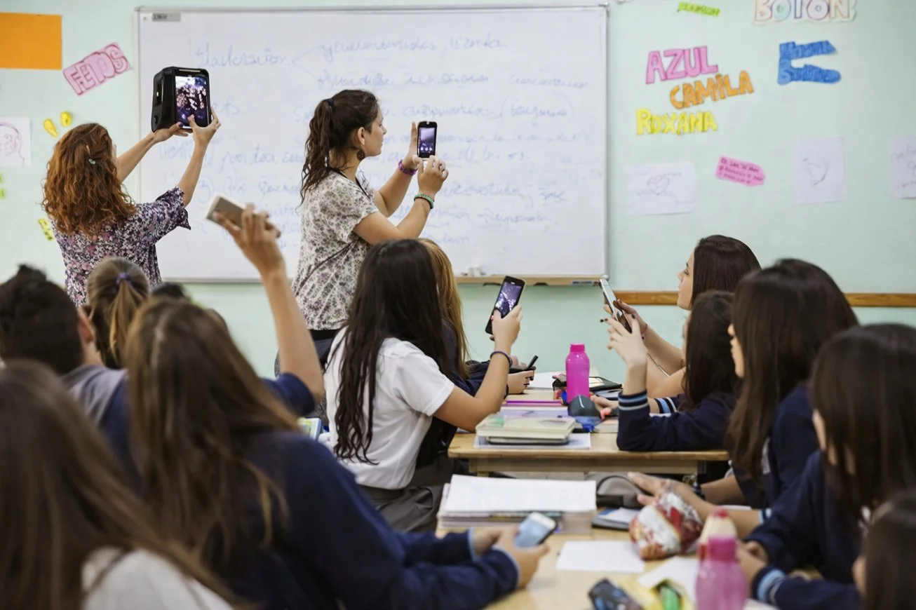 Celulares en aulas.