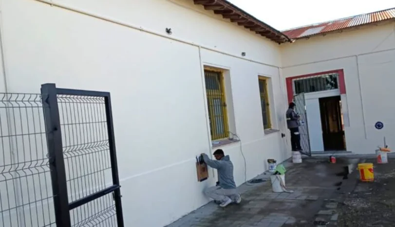Avanzan las obras en las escuelas de Luján.