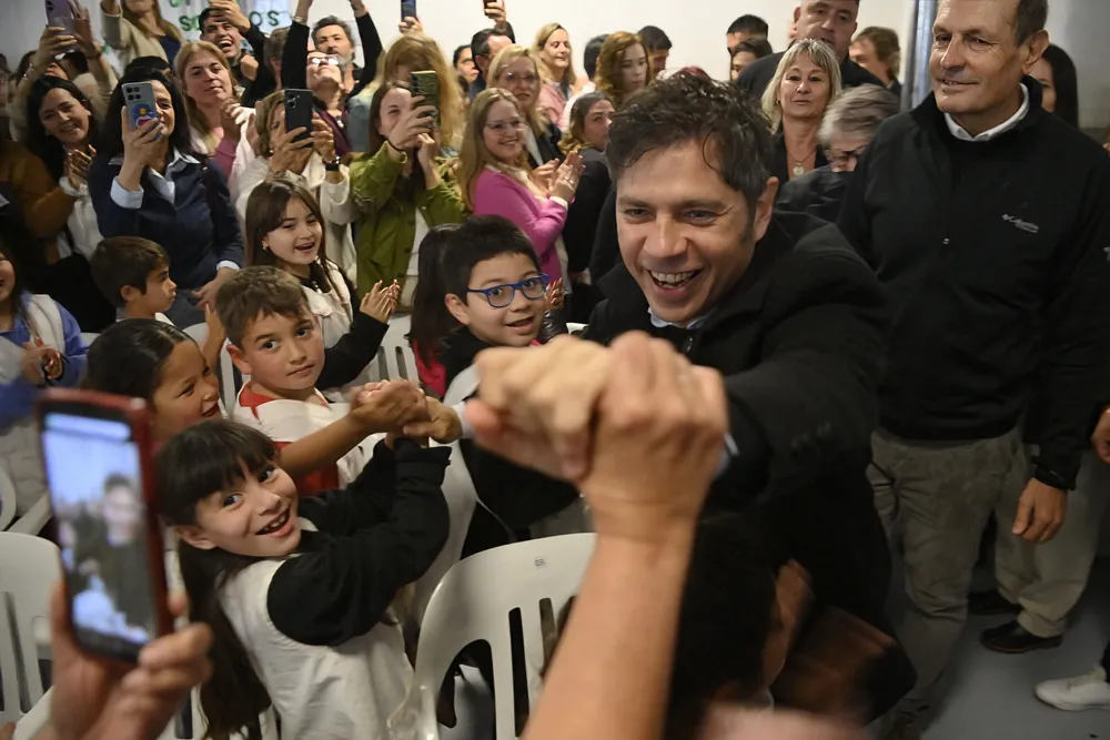 Axel Kicillof con Daniel Stadnik en Carlos Casares
