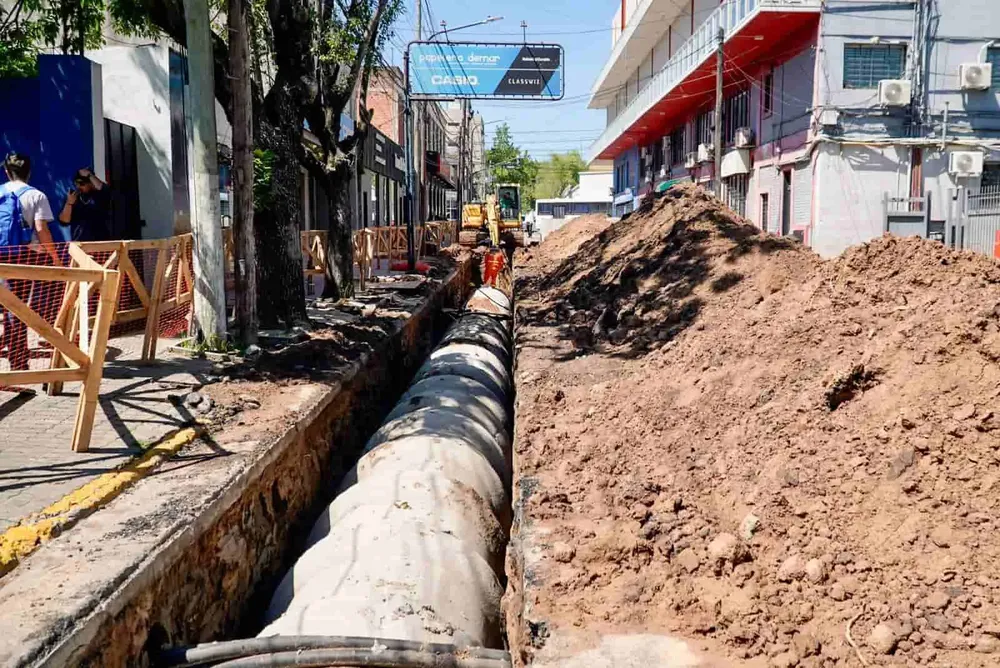 Achával recorrió la obra hidráulica que avanza en el centro de Pilar 2 (1)